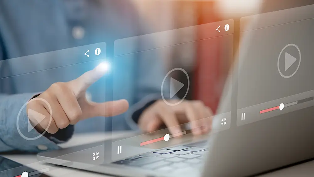 https://www.shutterstock.com/ja/image-photo/concept-online-education-women-use-training-2472934077?trackingId=df6f65d4-a2e2-443b-9ce8-8fe058d524ce&listId=searchResults