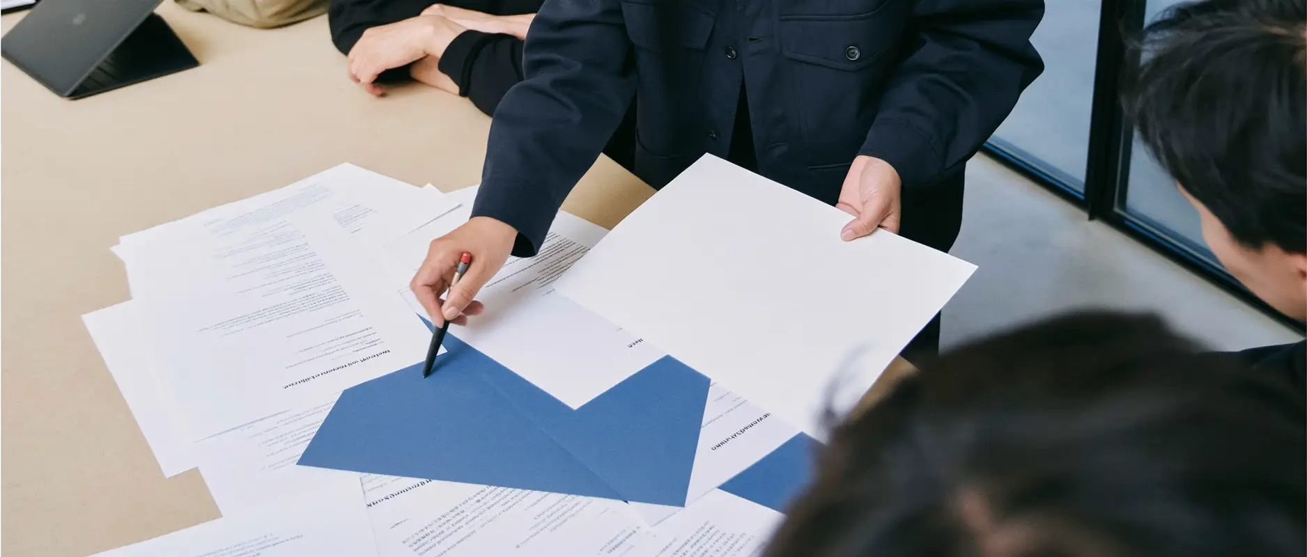 https://www.shutterstock.com/ja/image-photo/online-learning-concept-diploma-other-icons-1896843616?trackingId=af38d8d0-cddc-467f-afd3-765807ebec78&listId=searchResults