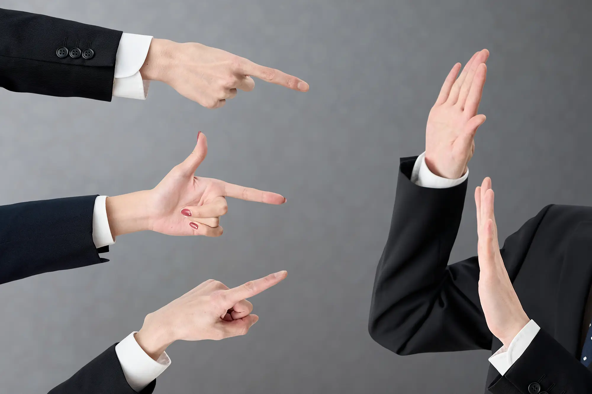 https://www.shutterstock.com/ja/image-photo/asian-businessman-blamed-work-2261672367?trackingId=cdf8f804-b805-4b6e-801b-08c94e3f4aa5&listId=searchResults