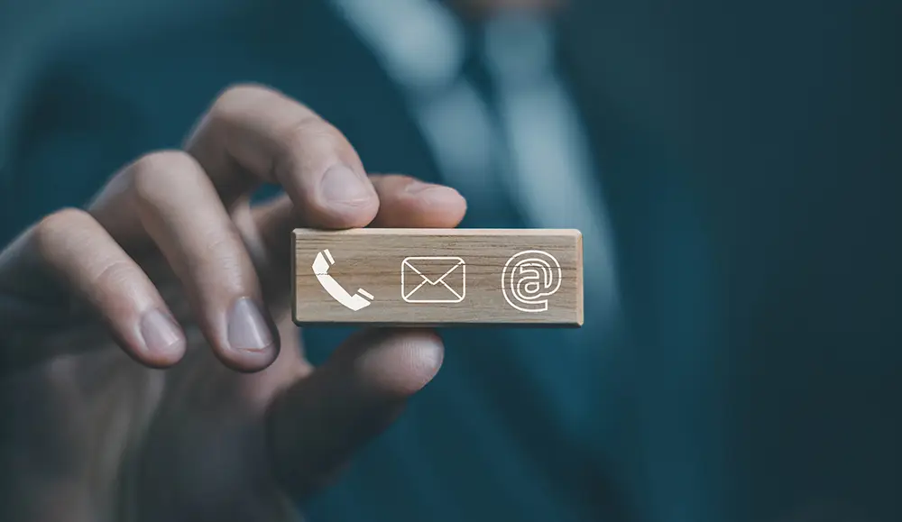 https://www.shutterstock.com/ja/image-photo/icon-call-phone-message-email-customer-2653174089?trackingId=d3ab1e37-b305-4334-a138-5a2676f94c55&listId=searchResults