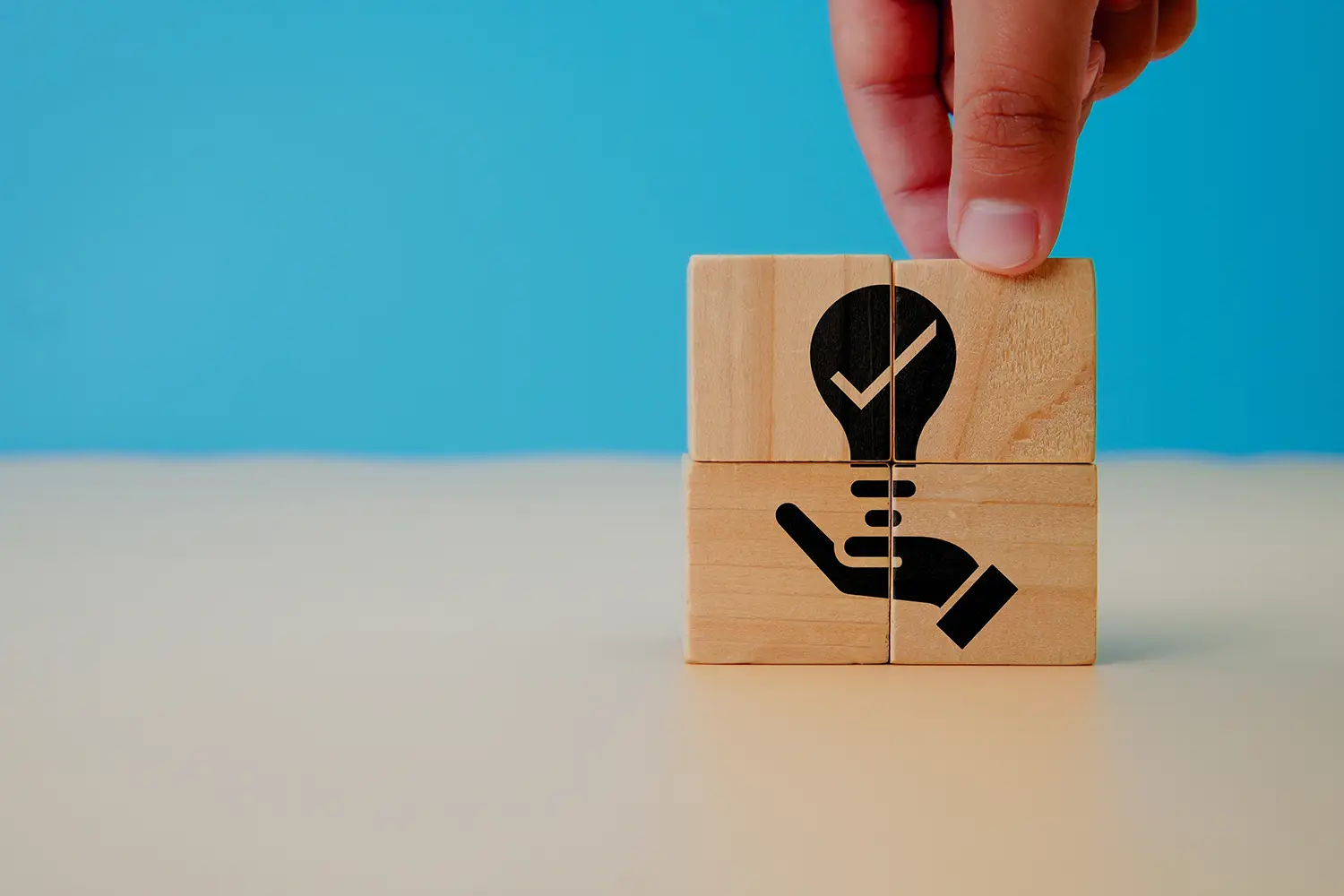 https://www.shutterstock.com/ja/image-photo/new-idea-solution-suggestion-concept-hand-2714590751?trackingId=70cb56e1-dc94-4acb-bb6c-feff87f7d11f&listId=searchResults