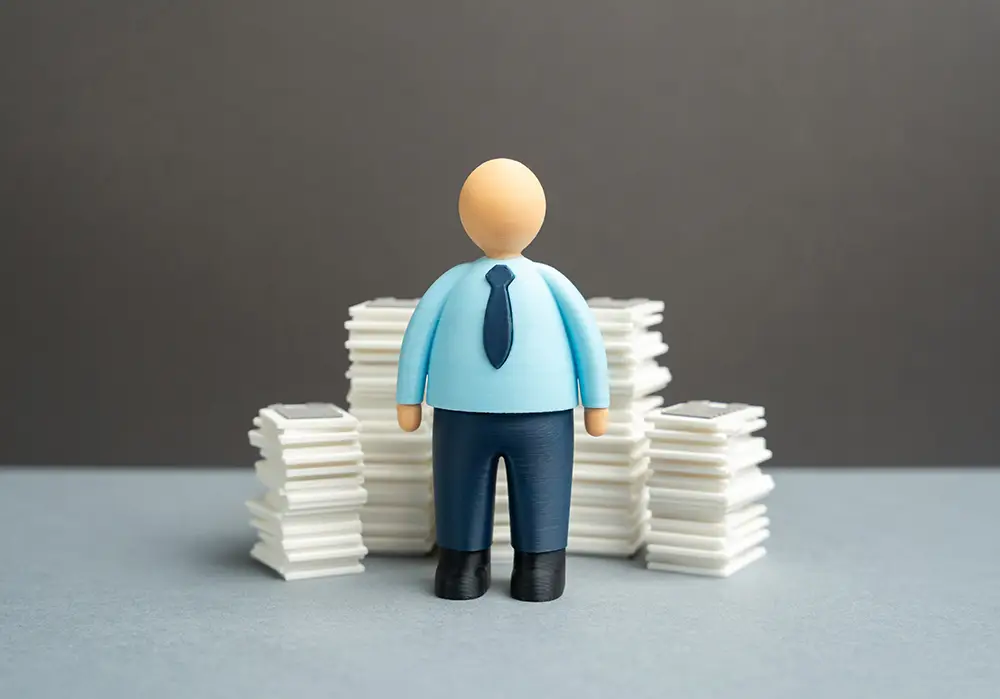 https://www.shutterstock.com/ja/image-photo/office-worker-stacks-papers-documents-paperwork-2725431359?trackingId=921a86d3-275a-4470-a972-1ff65fd7856b&listId=searchResults