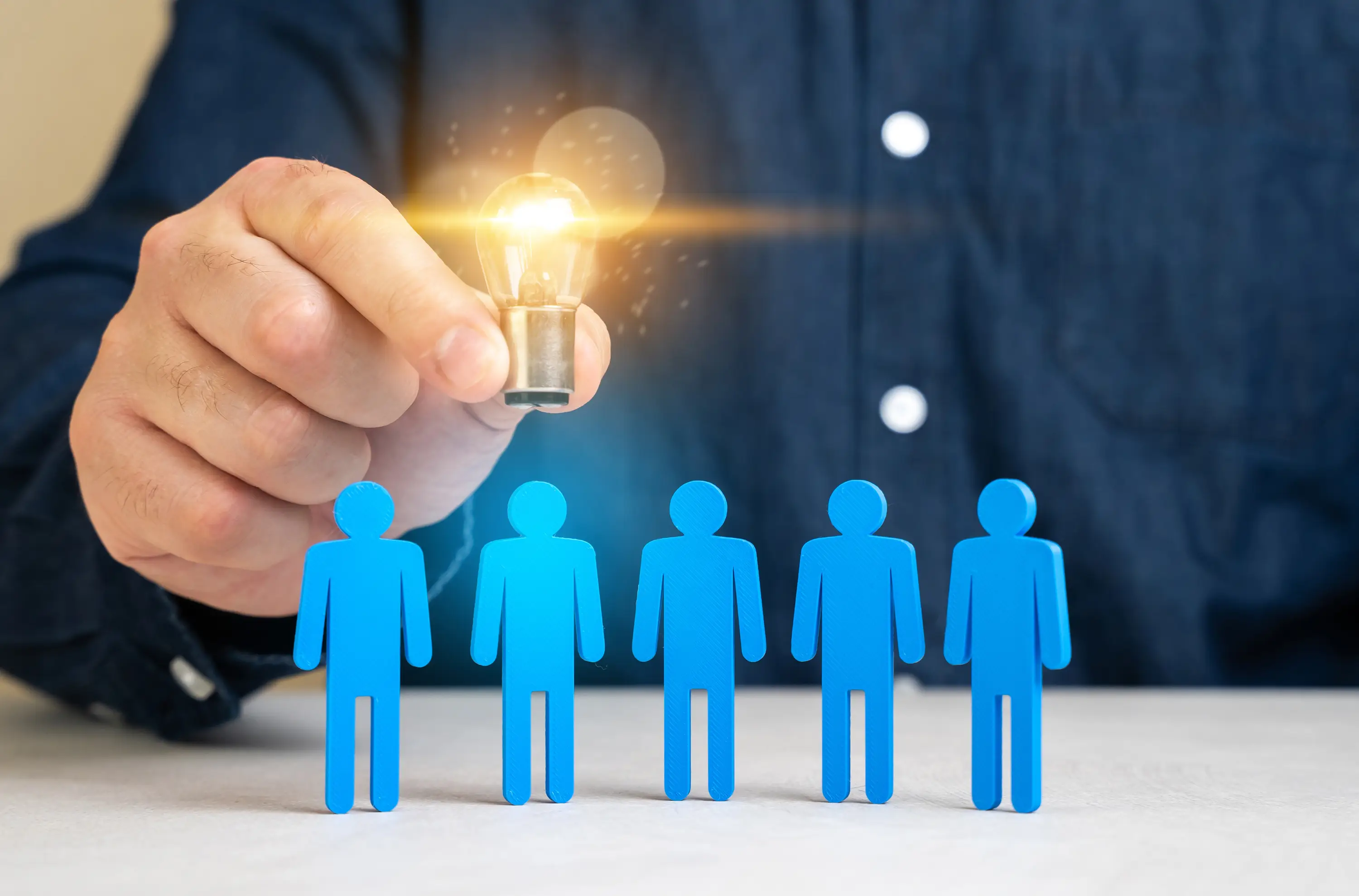 https://www.shutterstock.com/ja/image-photo/find-talented-employee-listen-idea-team-2659077855?trackingId=e0dae4b8-7290-497c-9bb9-a64489bf944c&listId=searchResults