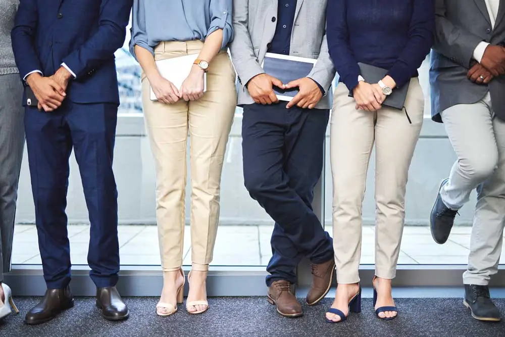 https://www.shutterstock.com/ja/image-photo/job-interview-queue-legs-people-waiting-2460313463?trackingId=8c706d66-b340-4fc4-afa8-7b44e0fc080e&listId=searchResults