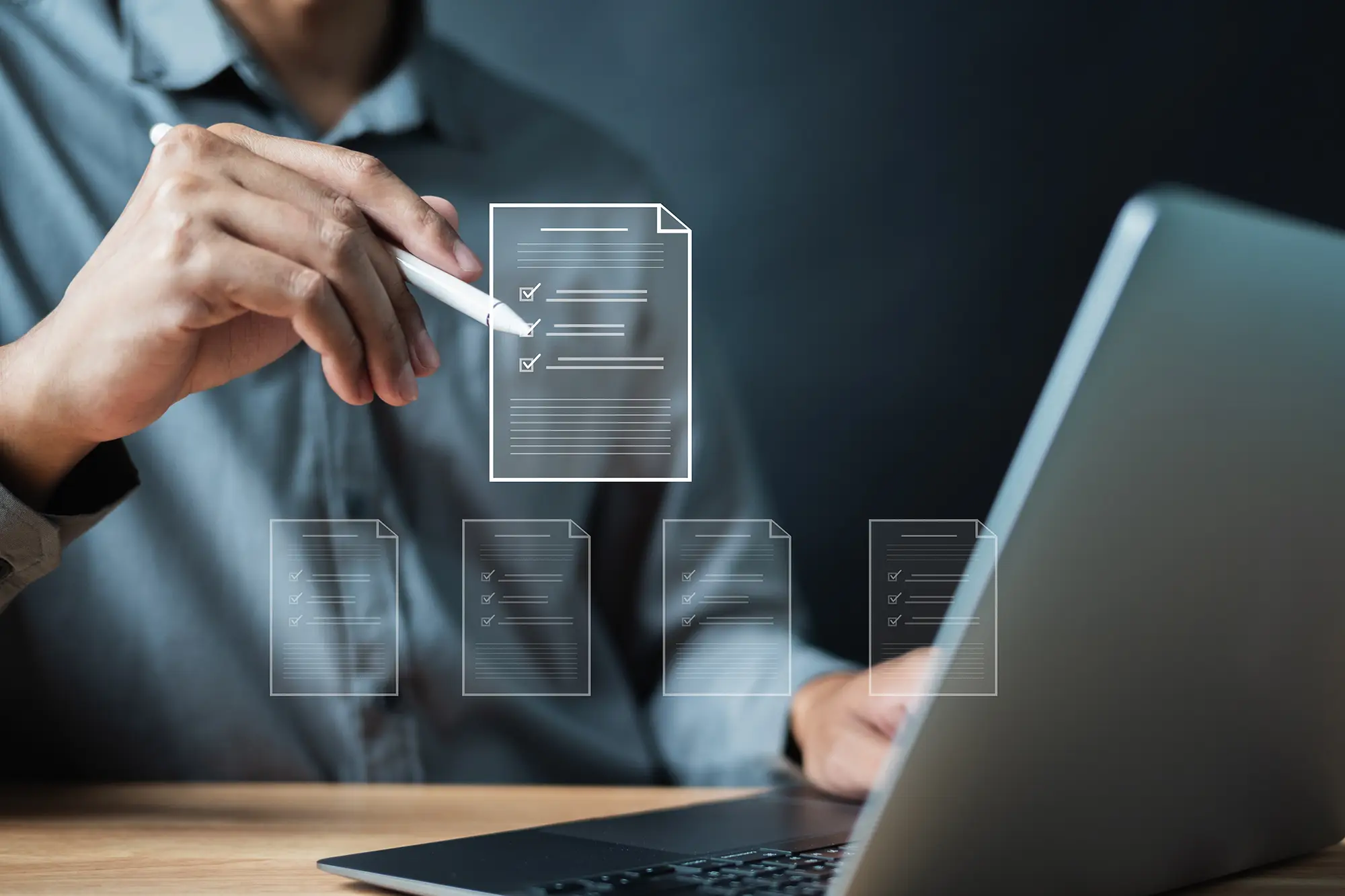 https://www.shutterstock.com/ja/image-photo/businessman-reviewing-digital-documents-stylus-on-2678171745?trackingId=2becd216-89dc-4f02-9b38-6c37ccc3ff13&listId=searchResults